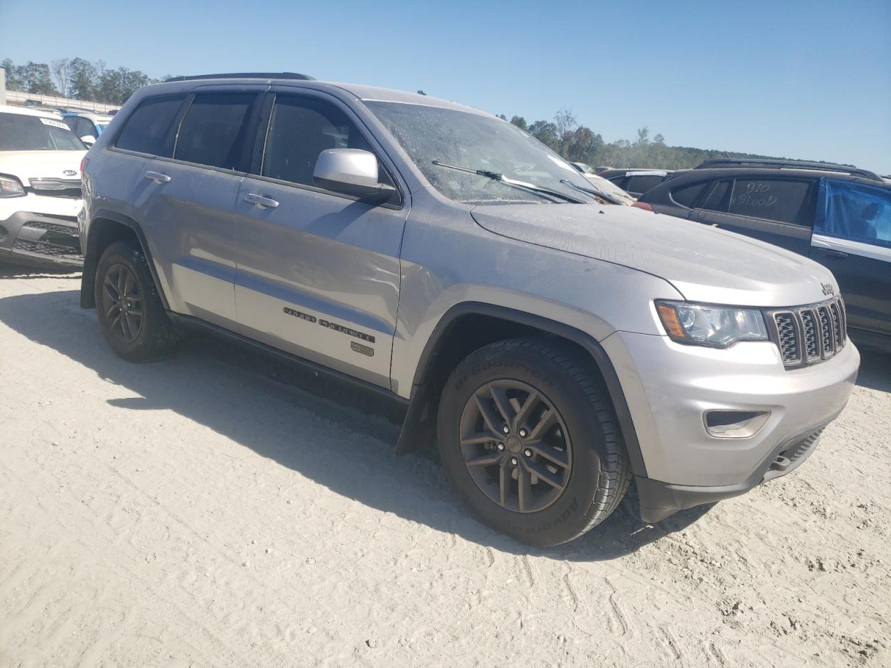 2016 Jeep Grand Cherokee - Image 4
