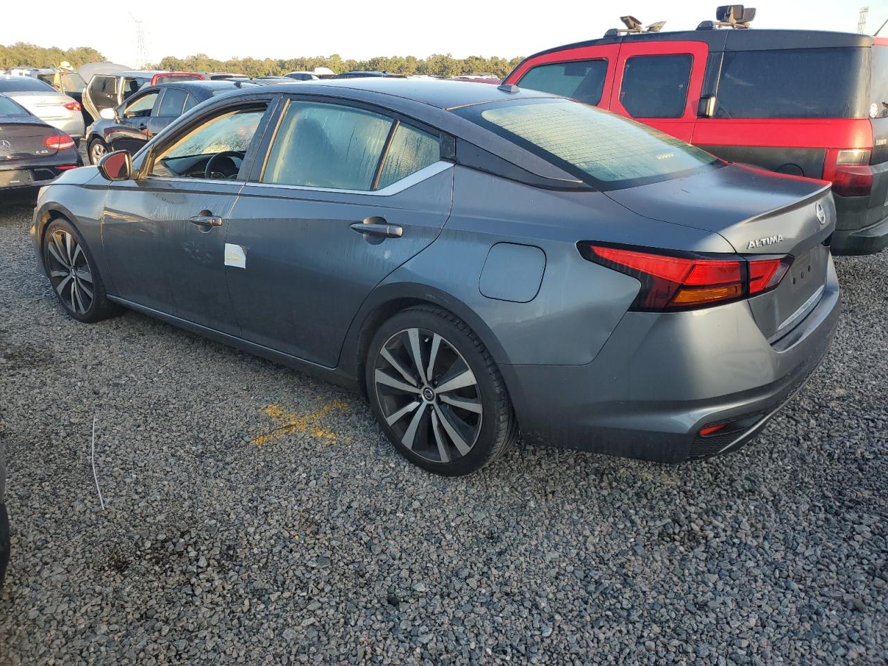2019 Nissan Altima - Image 2
