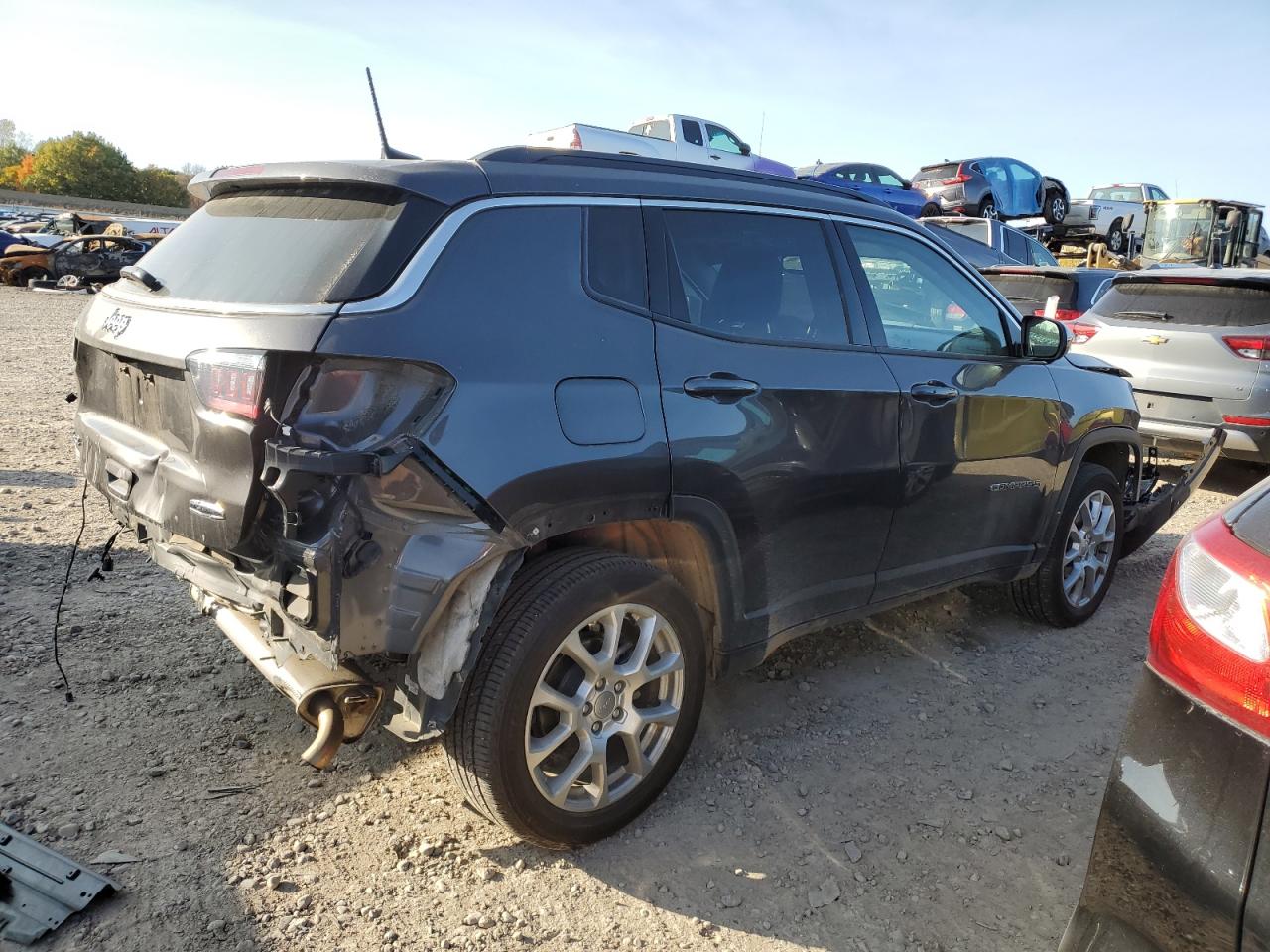 VIN 3C4NJDFB9NT109229 2022 JEEP COMPASS no.3