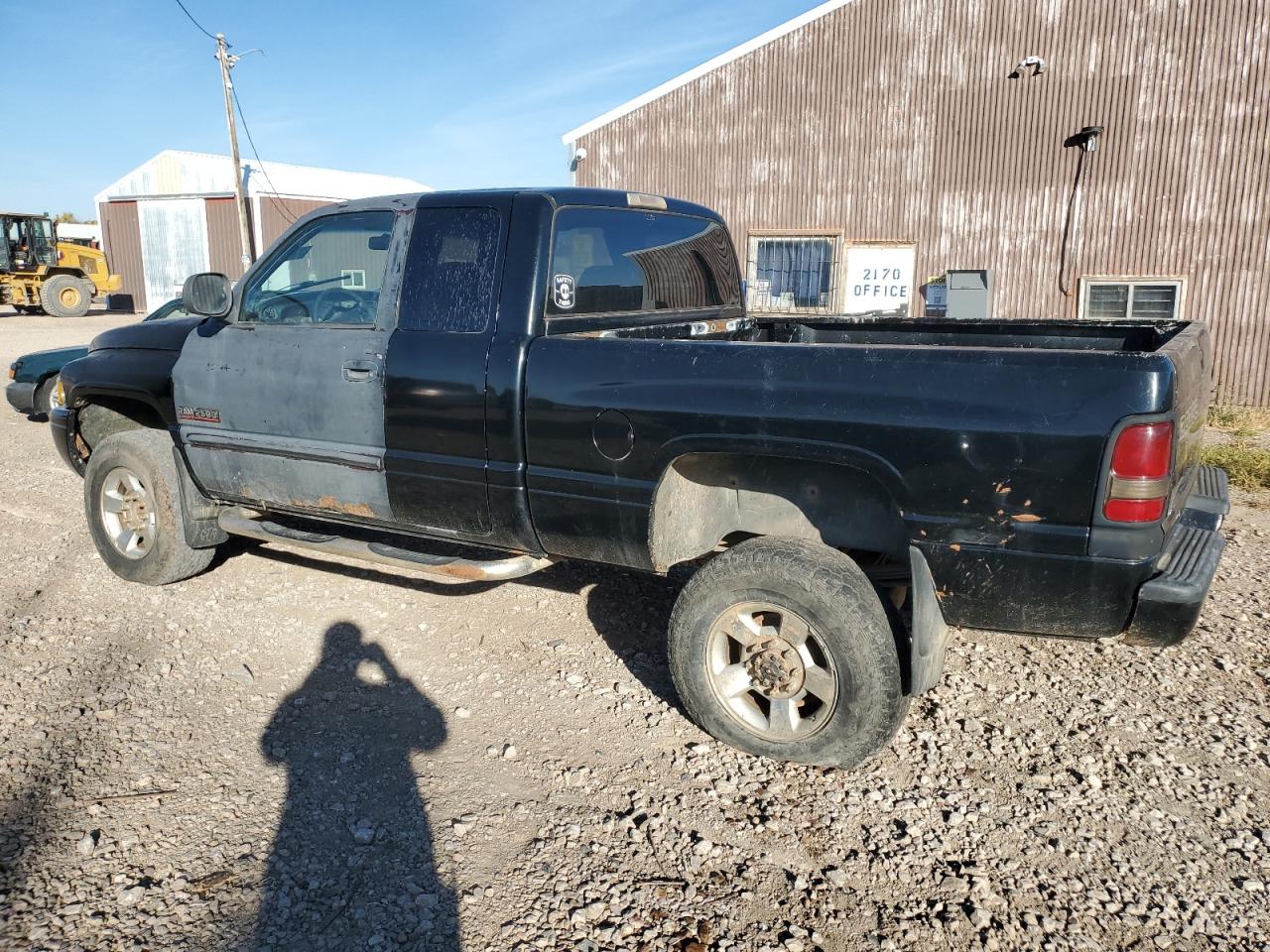 2000 Dodge RAM - Image 2