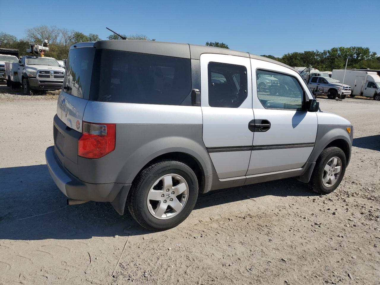 2004 Honda Element - Image 3