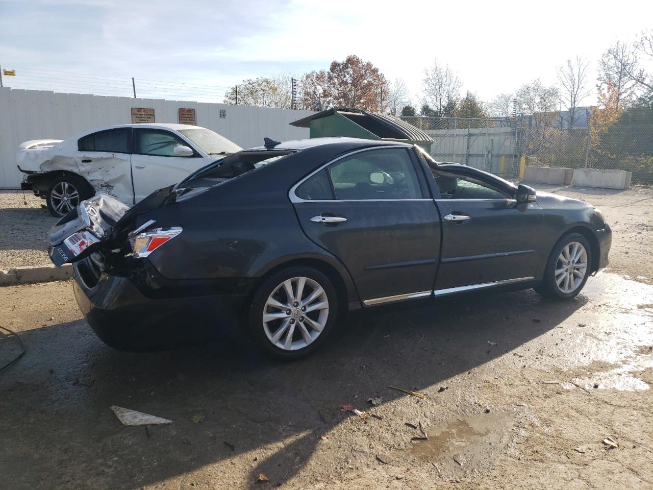 2011 Lexus ES - Image 3