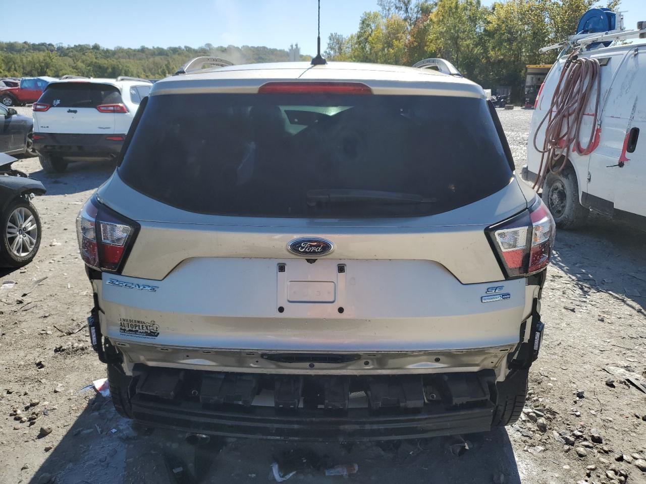 1FMCU9G98HUE25928 2017 Ford Escape Se