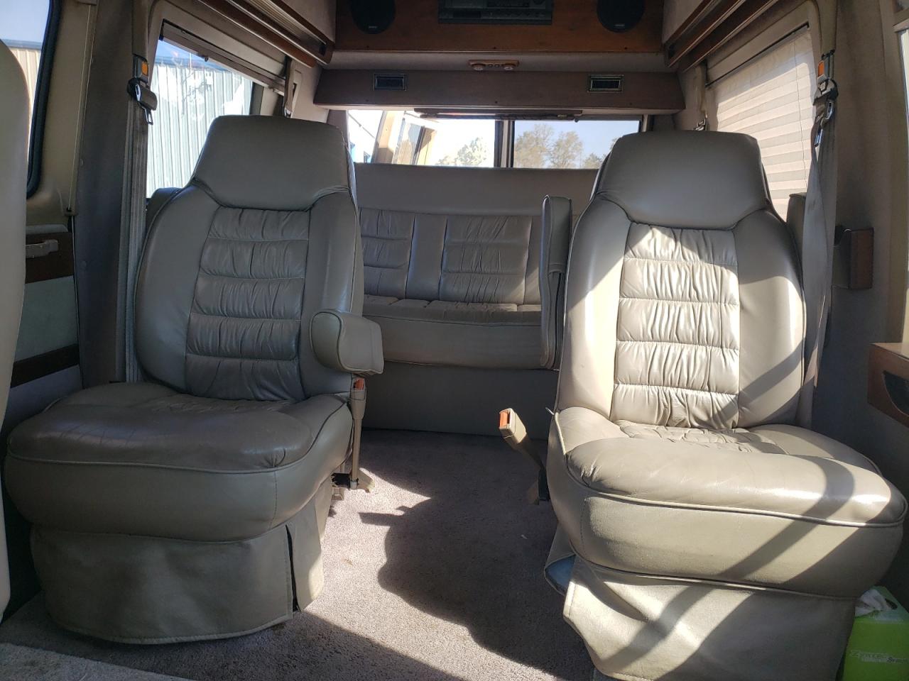 1995 Chevrolet Van - Image 10