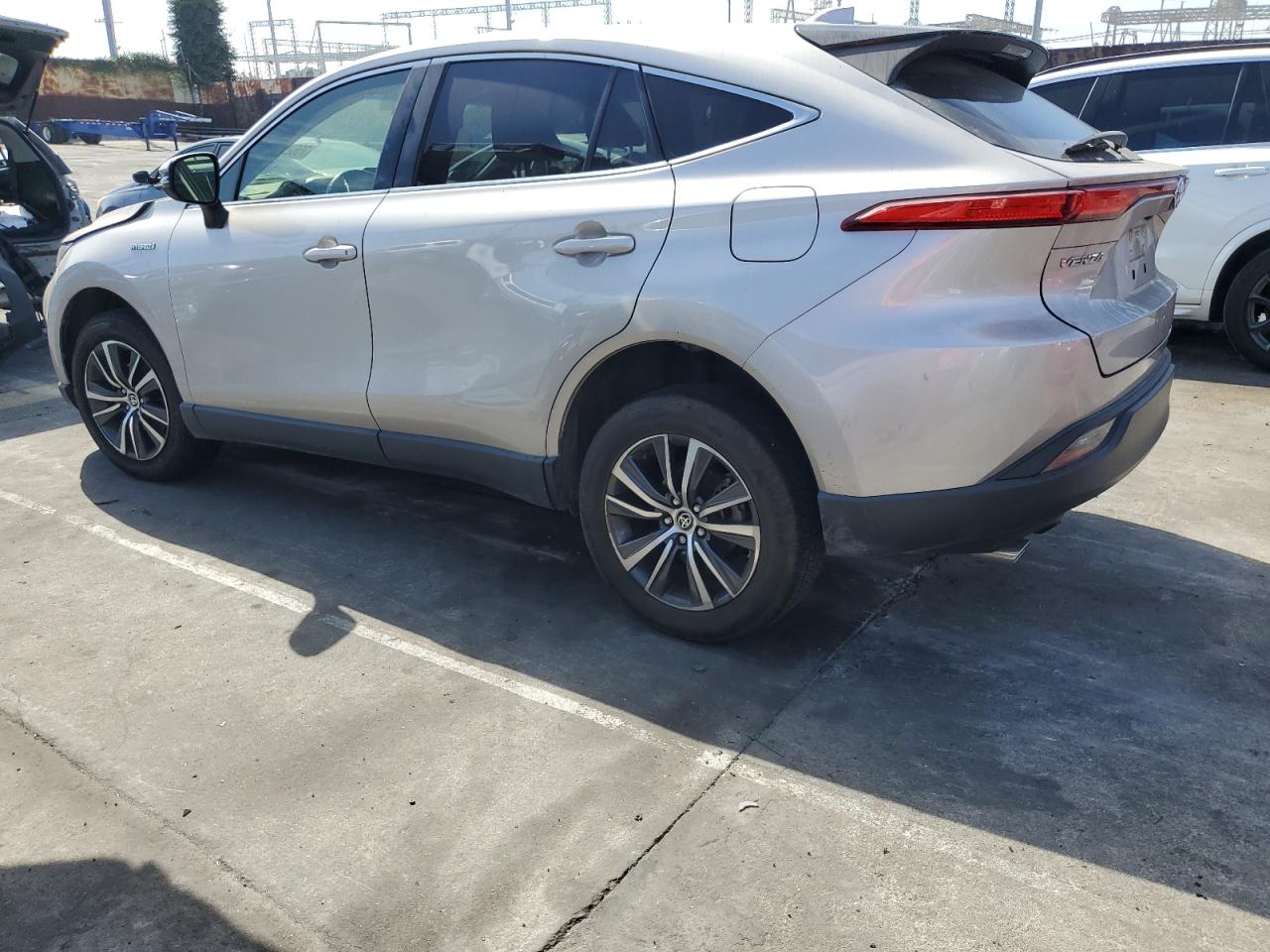 2021 Toyota Venza - Image 2