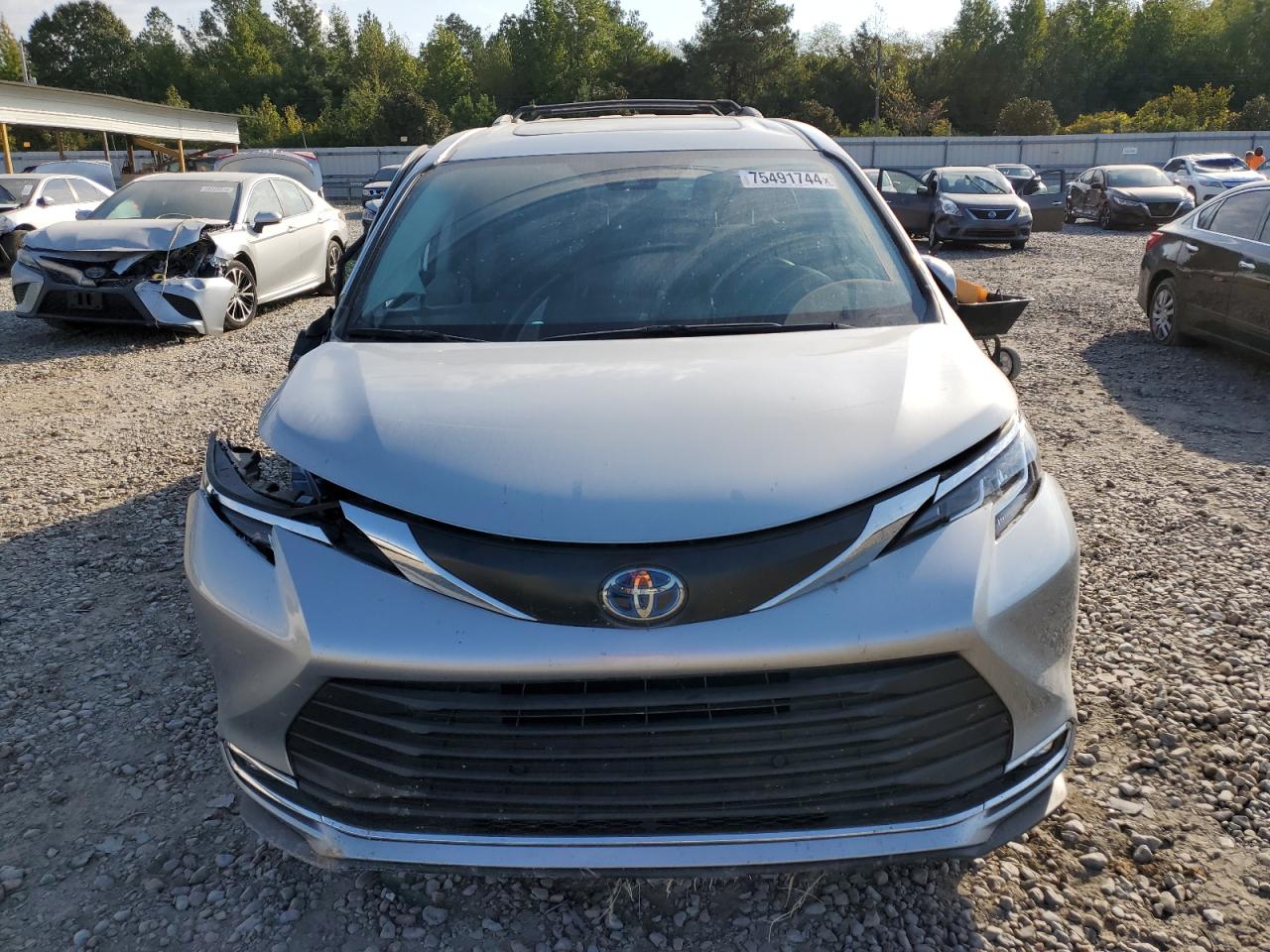 2022 Toyota Sienna - Image 5
