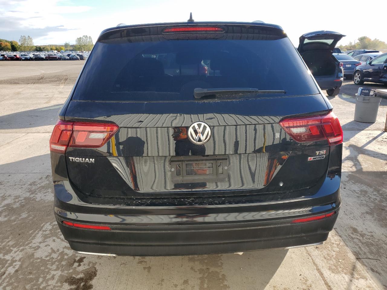 2018 Volkswagen Tiguan Se VIN: 3VV2B7AX2JM052379 Lot: 74912844