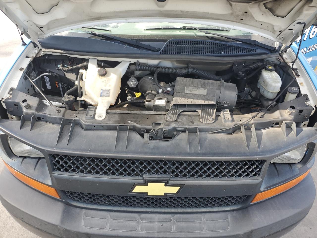 2015 Chevrolet Express - Image 12