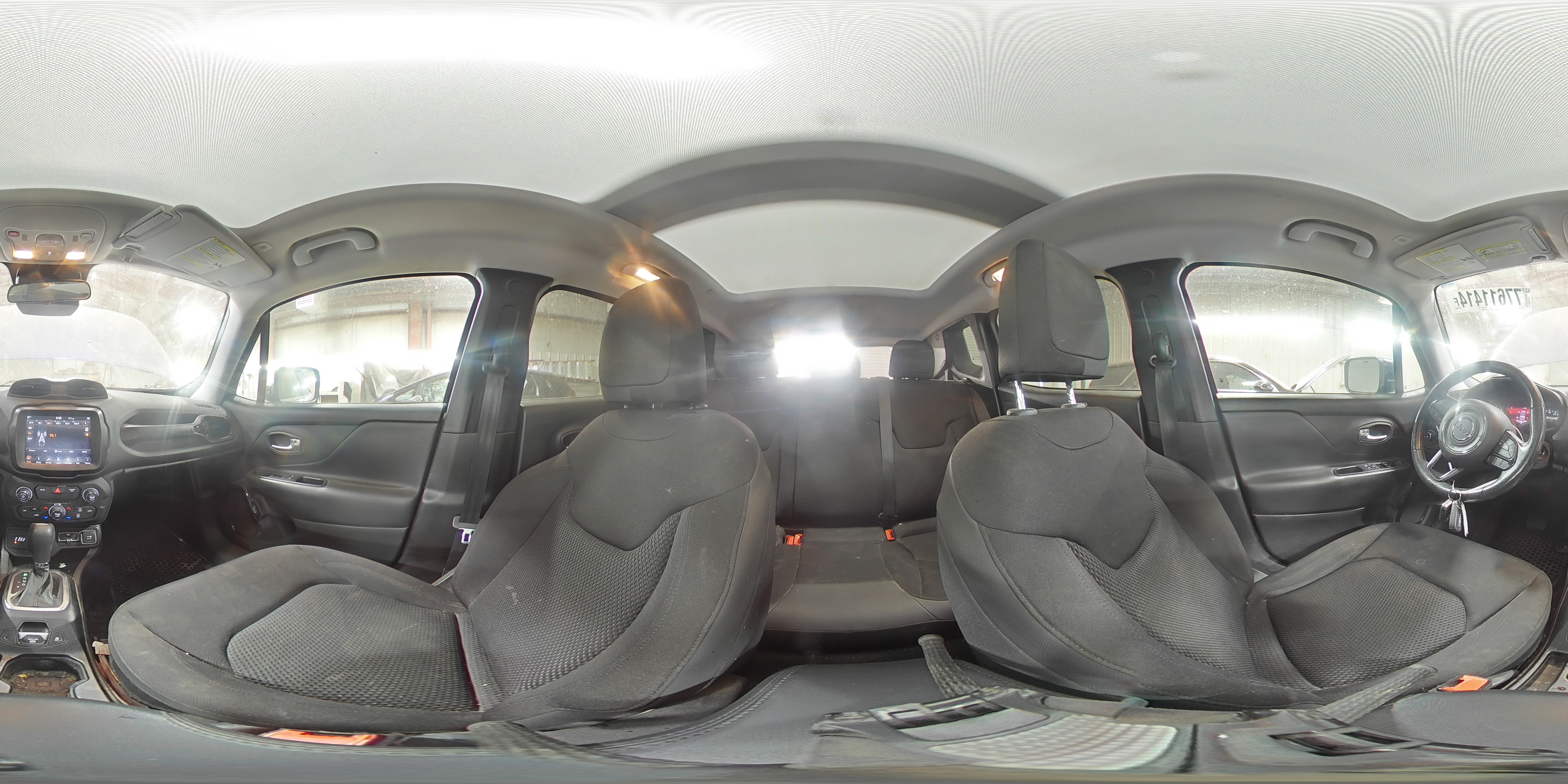 2018 Jeep Renegade - Image 13