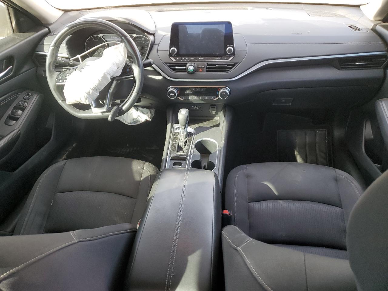 2019 Nissan Altima - Image 8