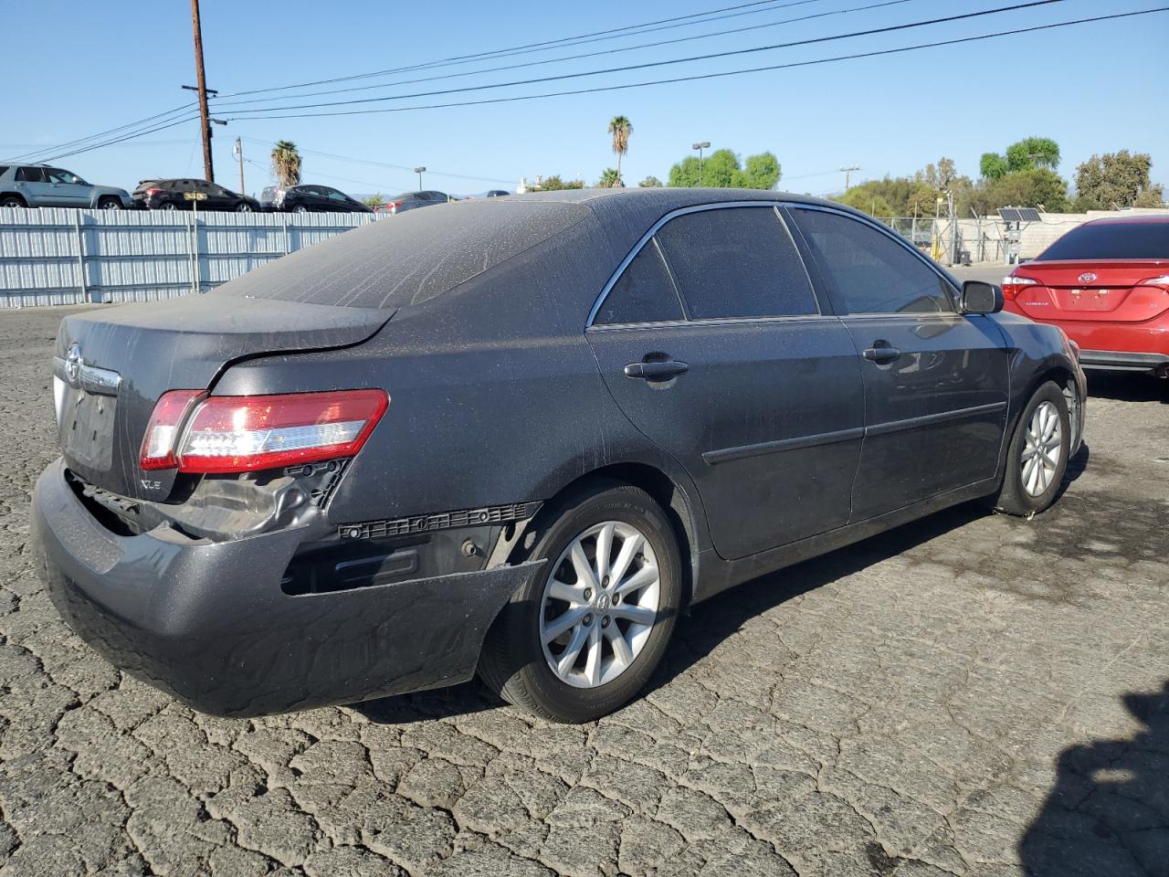 Image 3 of 2010 Toyota Camry salvage vehicle - Lot #75334104 at Copart