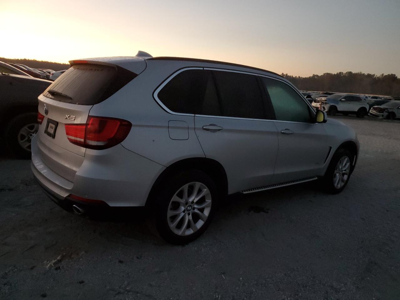 VIN 5UXKS4C57G0N14390 2016 BMW X5 no.3