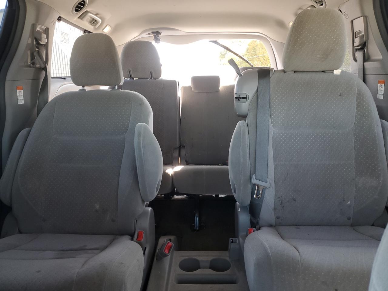 2018 Toyota Sienna - Image 10