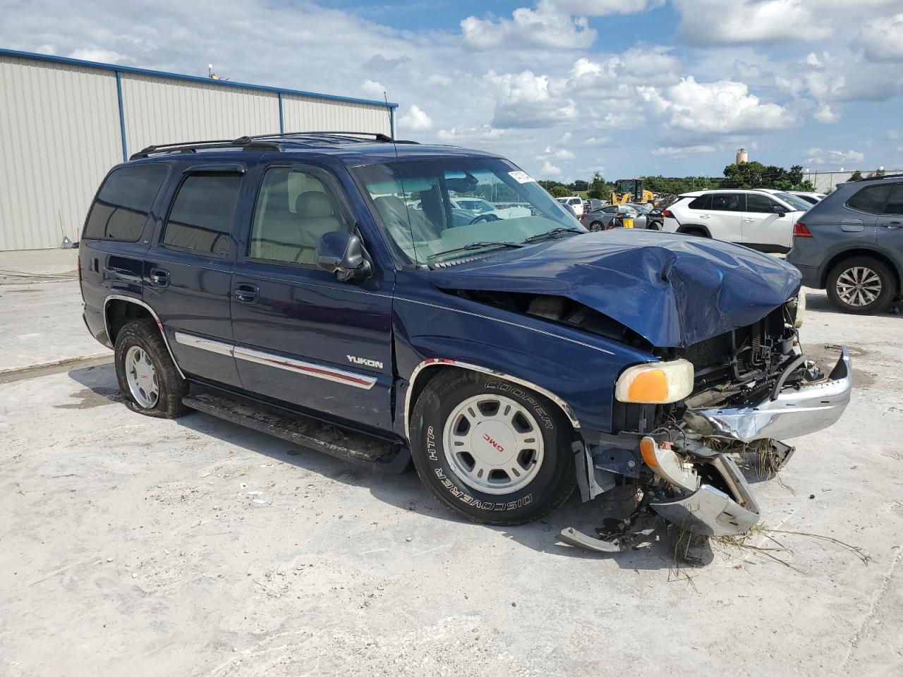 2002 GMC Yukon - Image 4