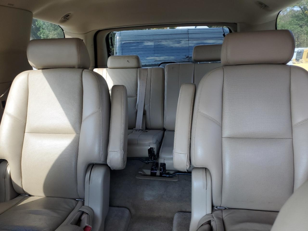 2009 Chevrolet Tahoe - Image 10