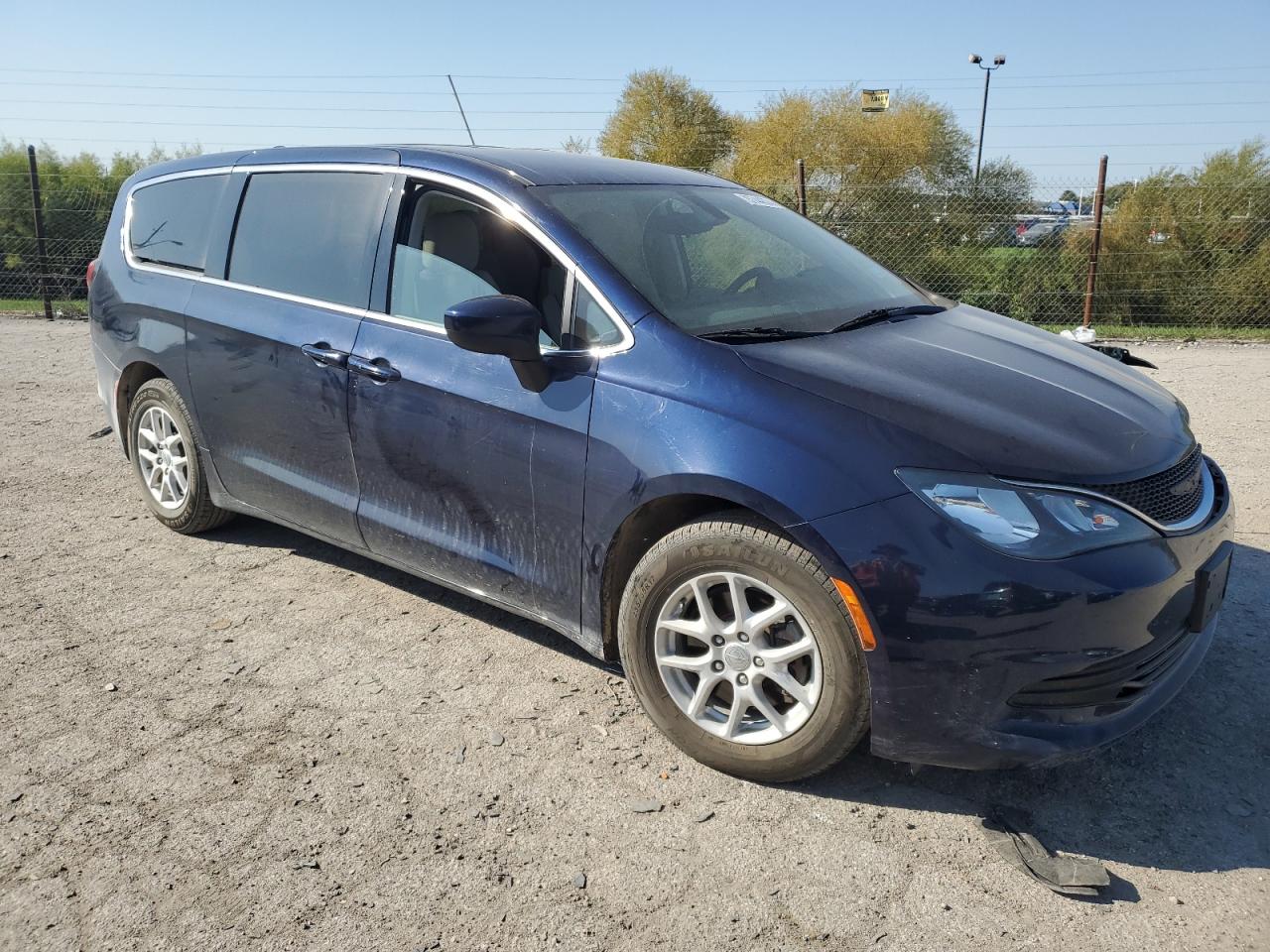 2017 Chrysler Pacifica - Image 4