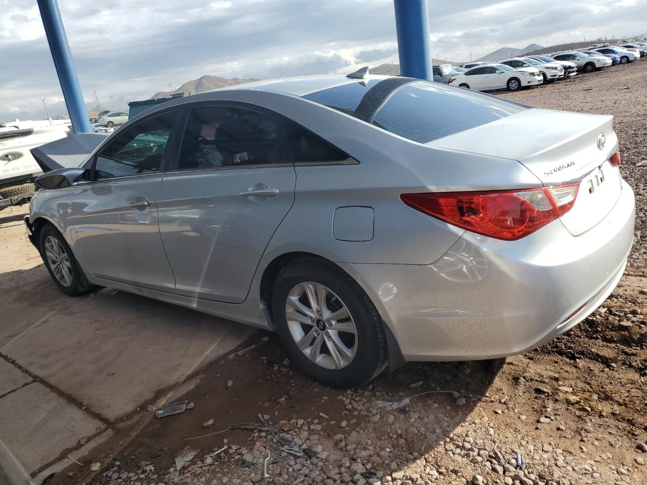 2012 Hyundai Sonata - Image 2