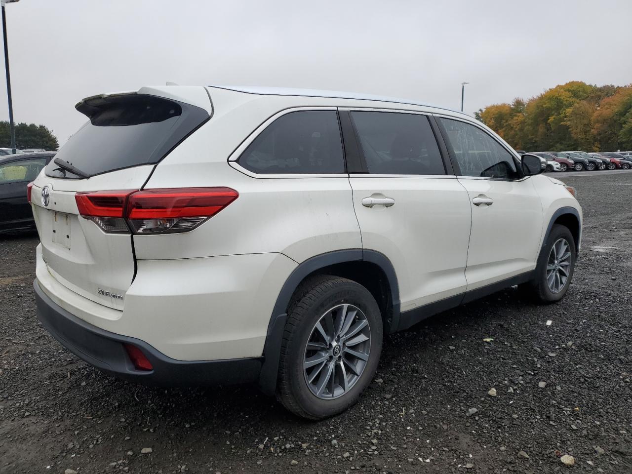 2019 Toyota Highlander - Image 3