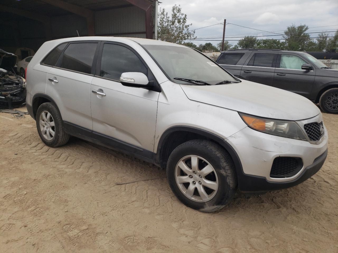 2011 Kia Sorento - Image 4