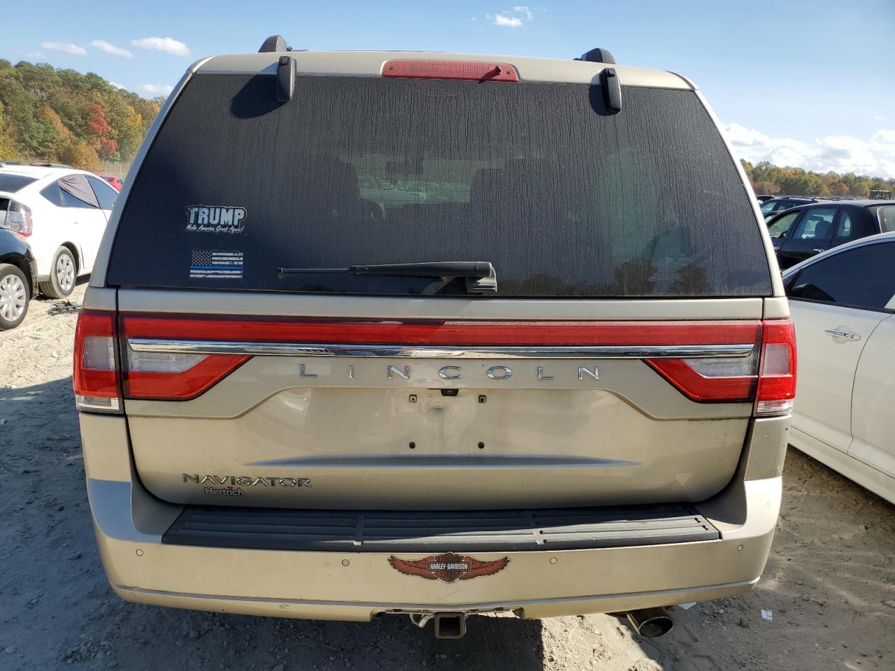 2017 Lincoln Navigator - Image 6