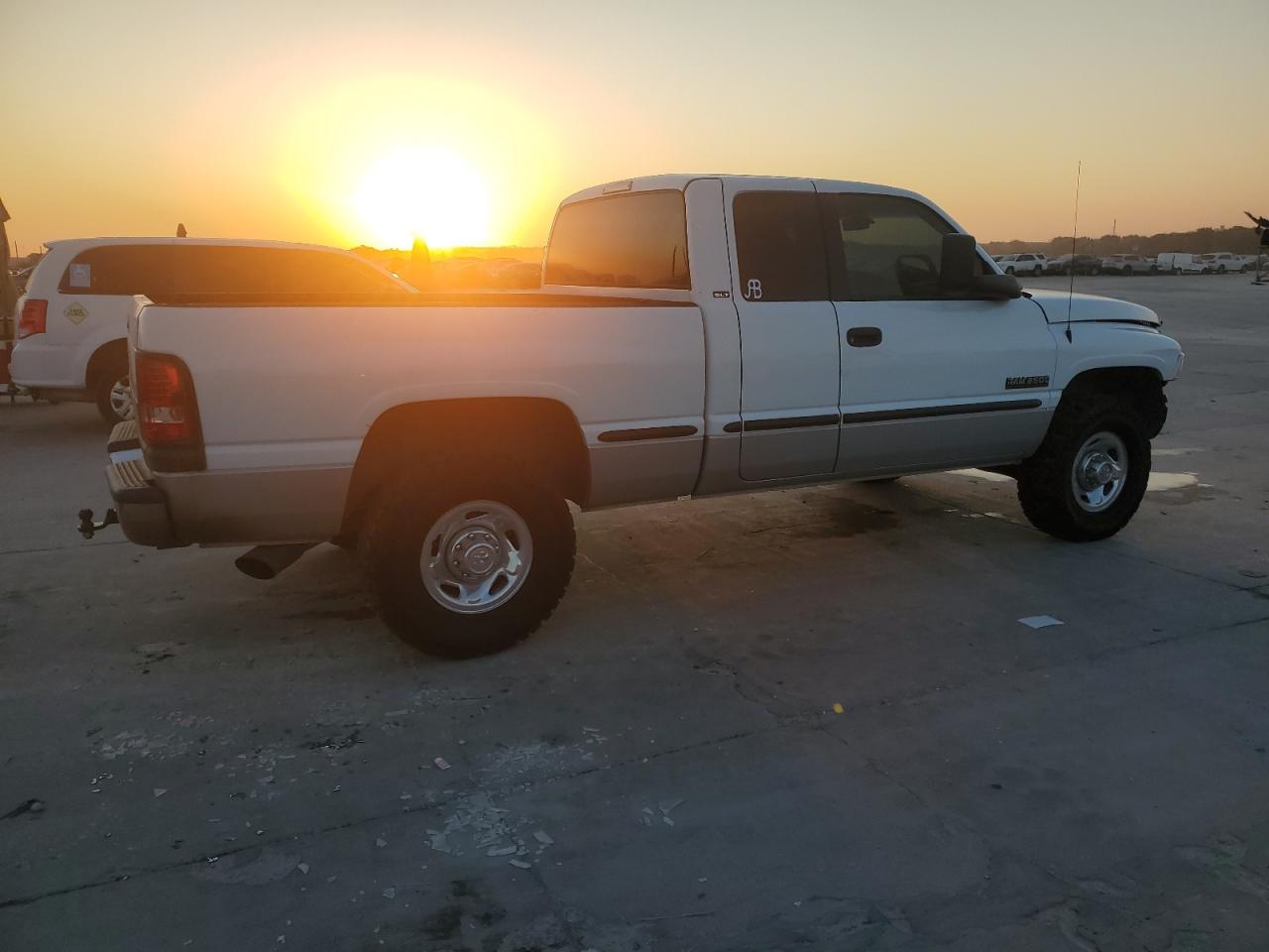 1999 Dodge Ram 2500 VIN: 1B7KC2360XJ534339 Lot: 76105234