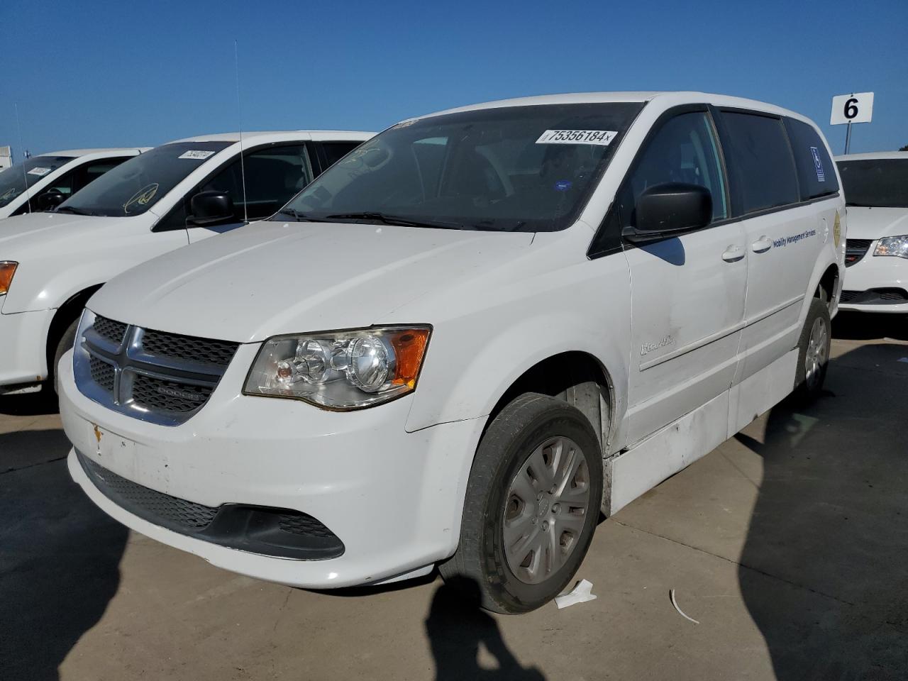 2017 Dodge Caravan - Image 1