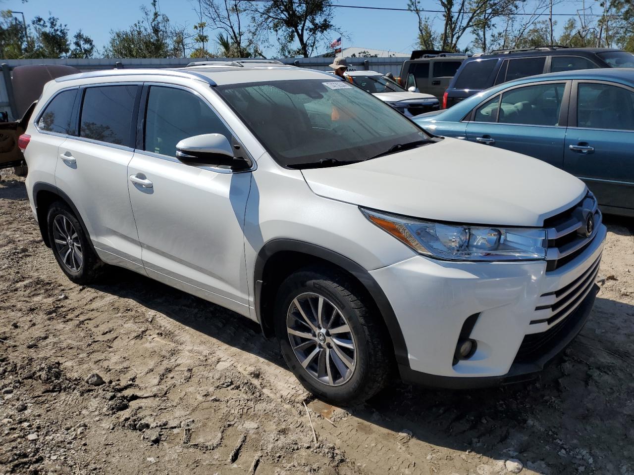 2017 Toyota Highlander Se VIN: 5TDJZRFH9HS514305 Lot: 74739344