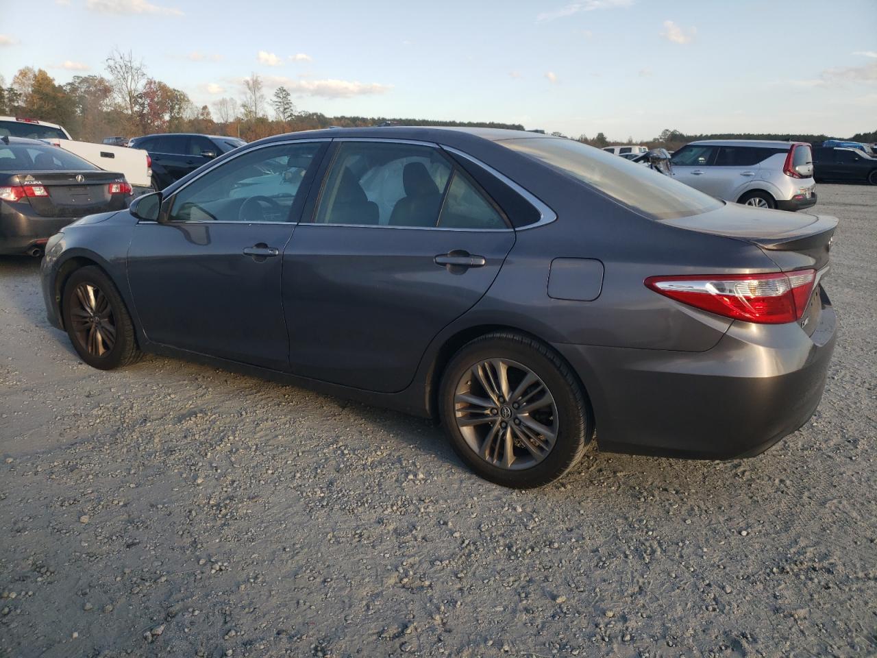 VIN 4T1BF1FK9GU165081 2016 TOYOTA CAMRY no.2