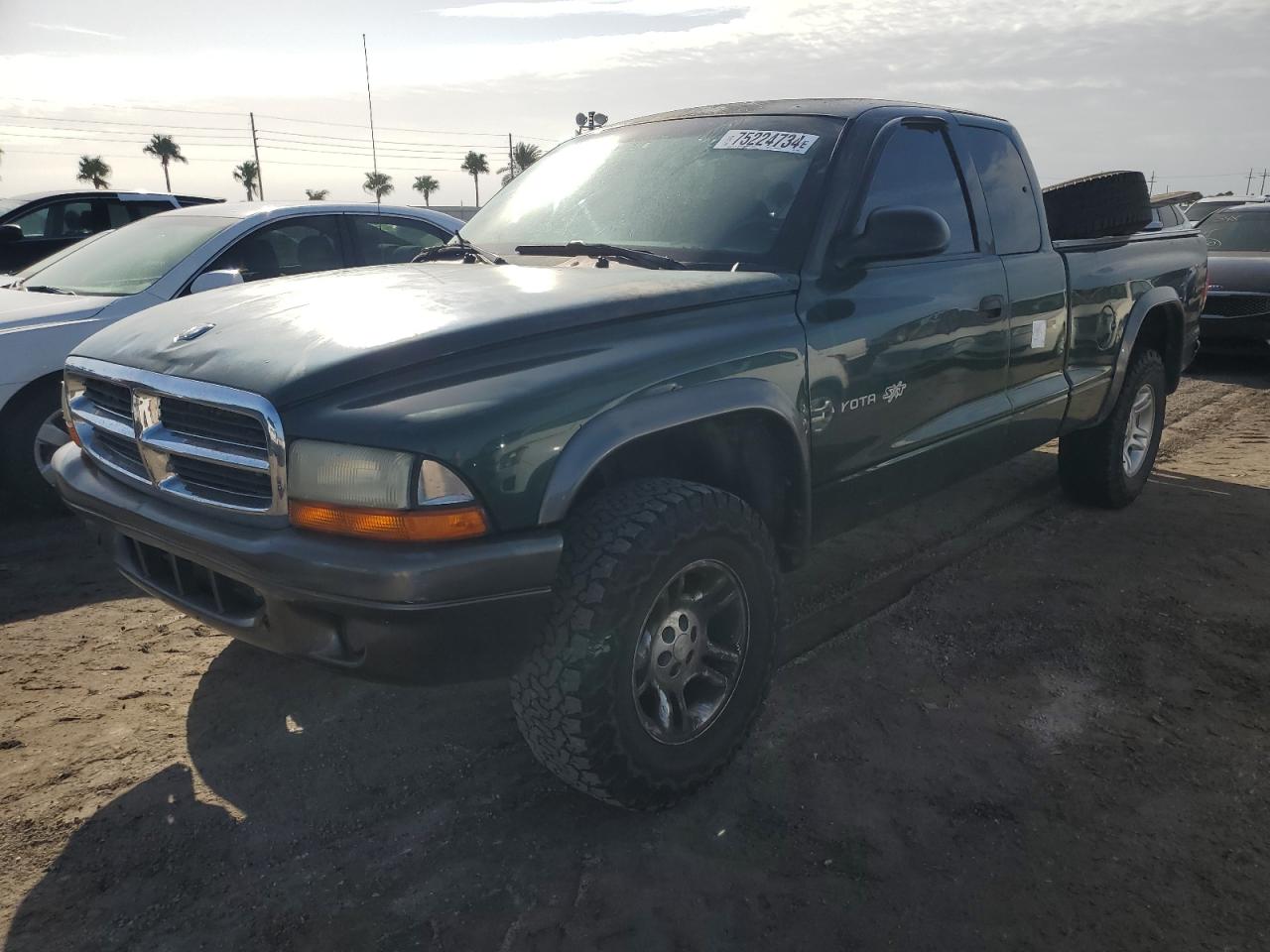 2002 Dodge Dakota - Image 1