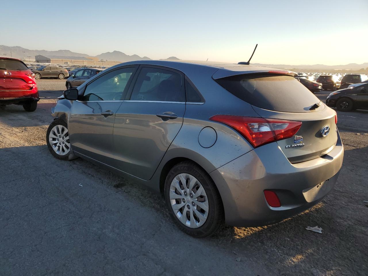 KMHD35LH9HU381399 2017 HYUNDAI ELANTRA - Image 2