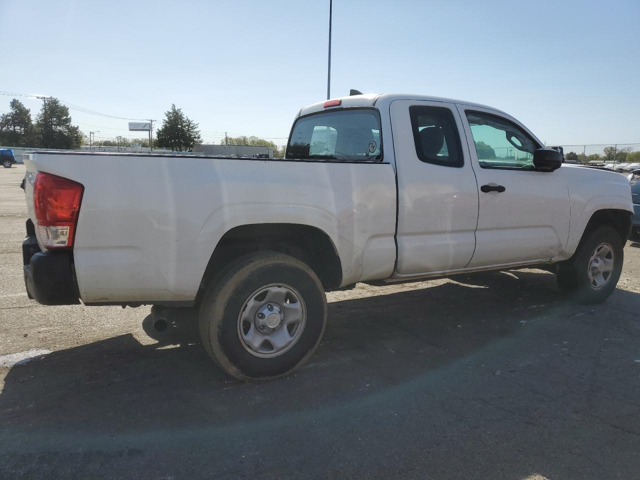2016 Toyota Tacoma - Image 3