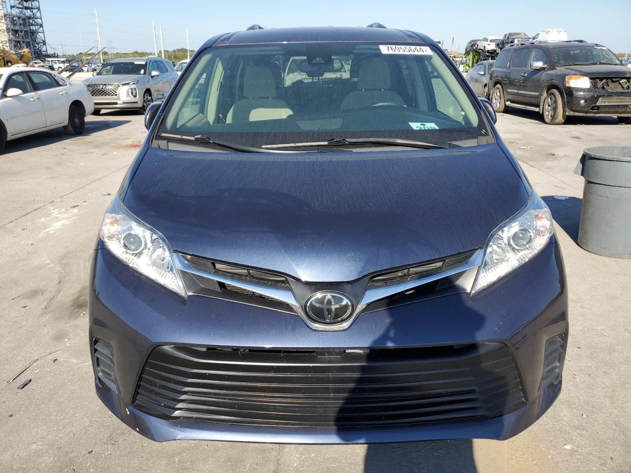 2018 Toyota Sienna - Image 5