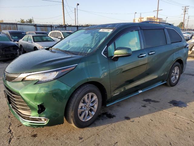 2021 Toyota Sienna Xle