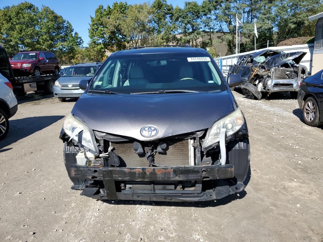 2011 Toyota Sienna - Image 5