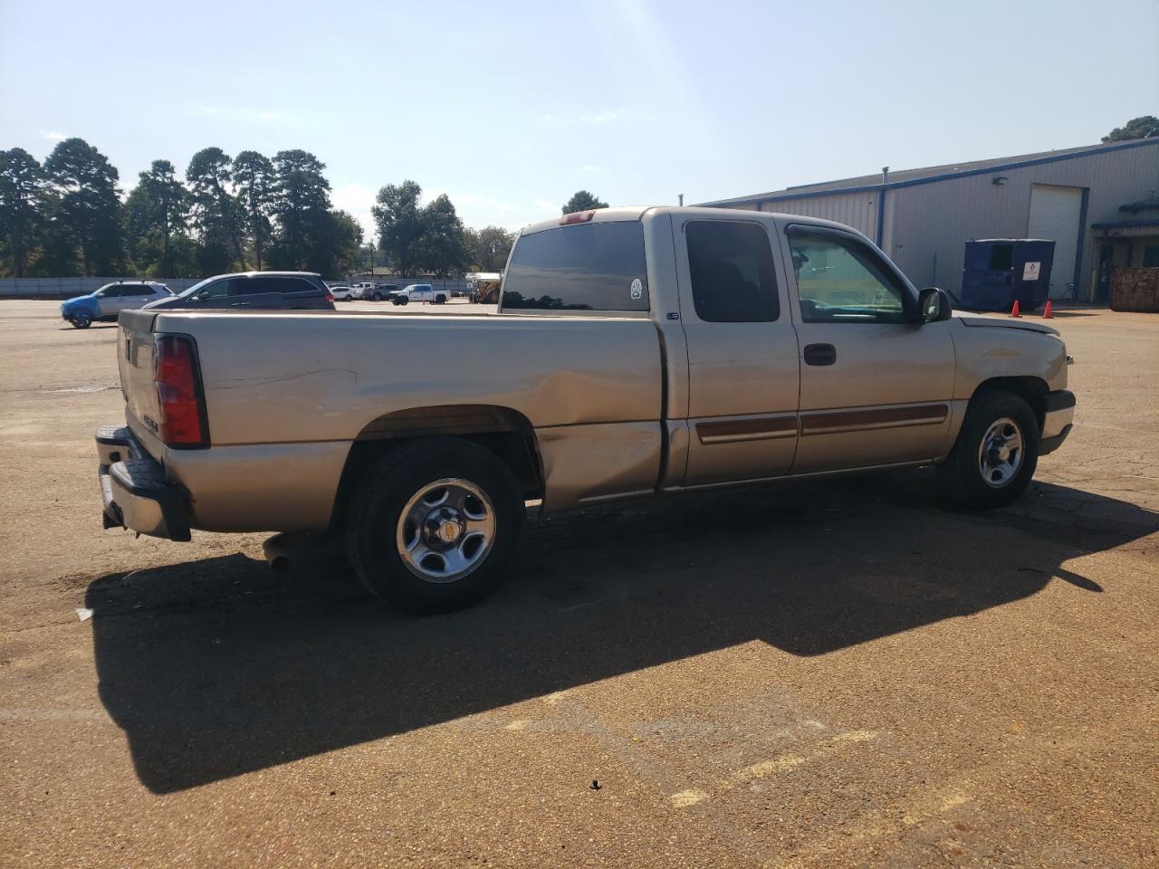 2004 Chevrolet Silverado - Image 3