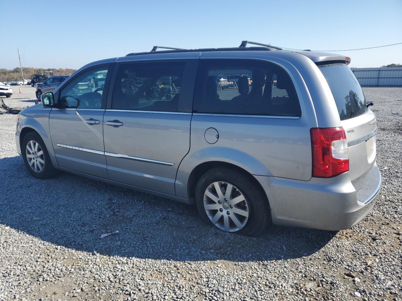 2015 Chrysler Town & Country - Image 2