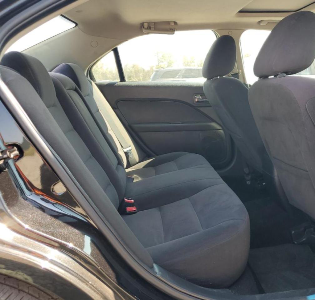2009 Ford Fusion - Image 10