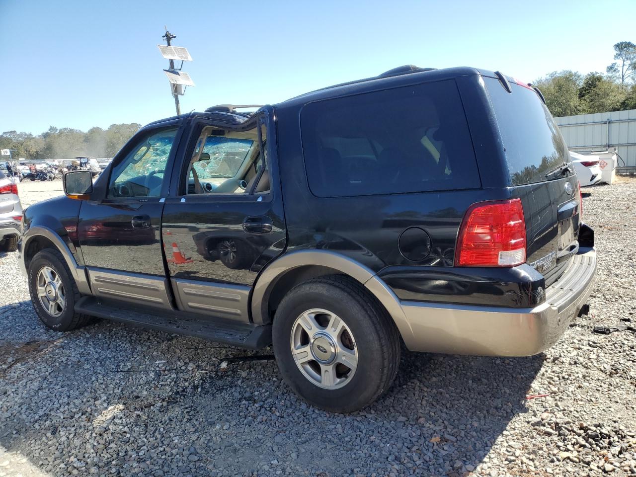 2003 Ford Expedition - Image 2