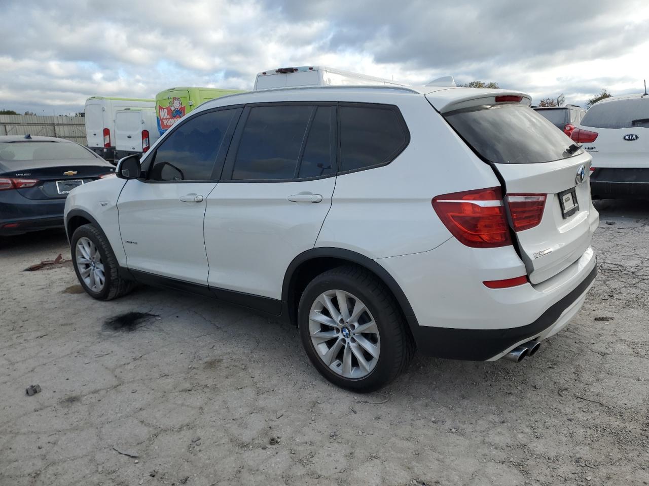 VIN 5UXWX9C56H0T09063 2017 BMW X3 no.2