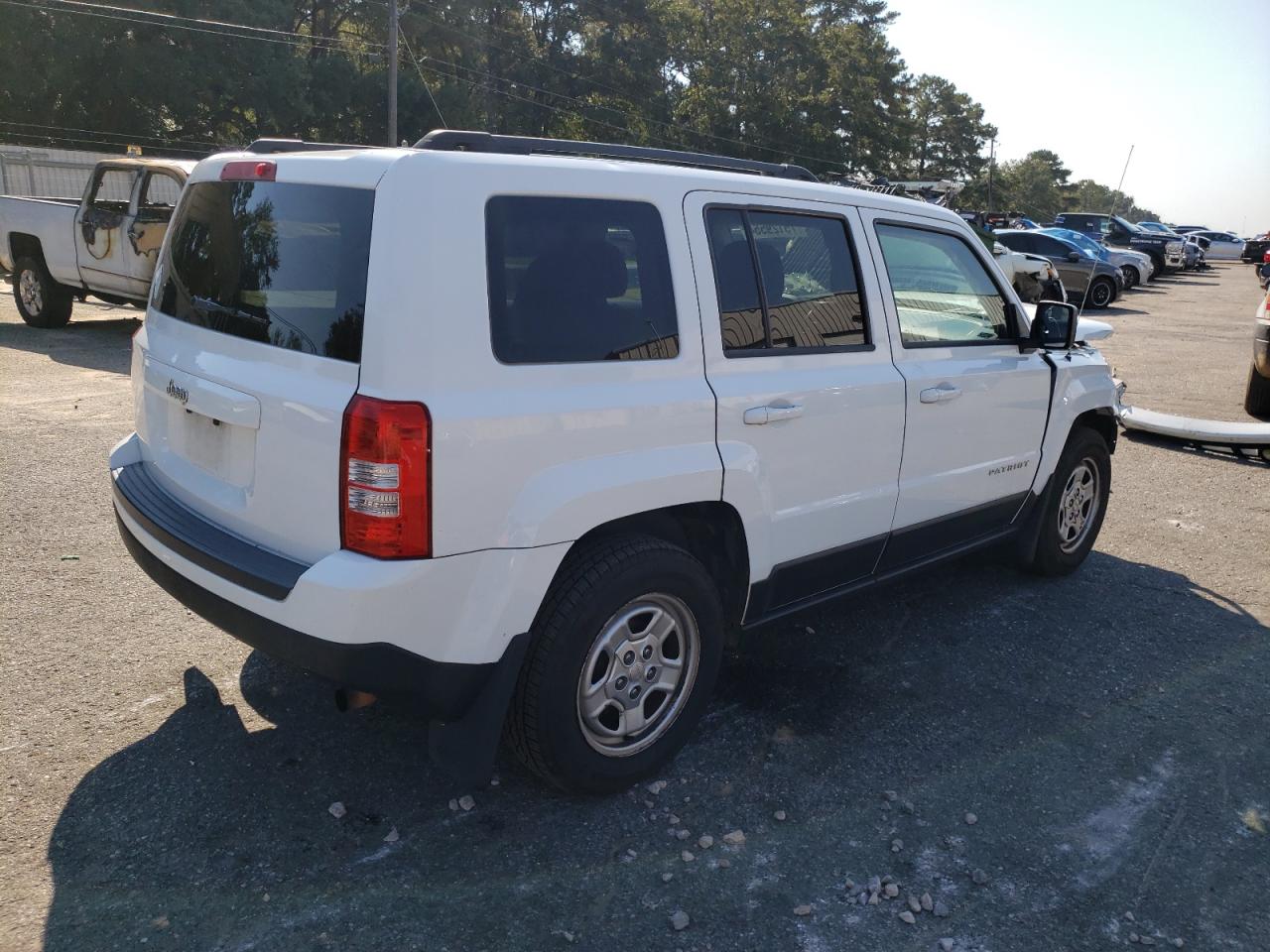 VIN 1C4NJPBB5ED758782 2014 JEEP PATRIOT no.3