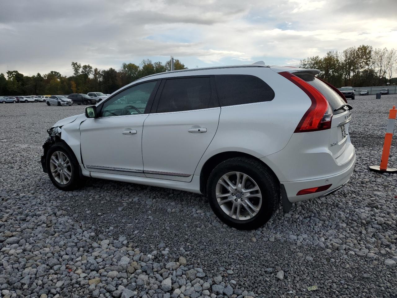 2015 Volvo Xc60 T5 Premier VIN: YV440MDK3F2667644 Lot: 75736364