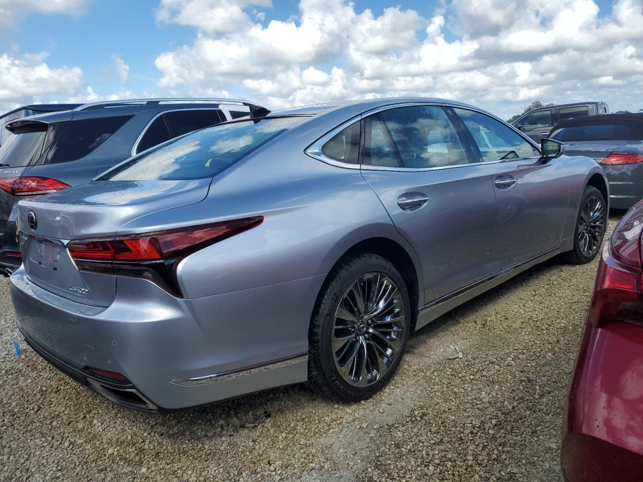 2022 Lexus LS - Image 3
