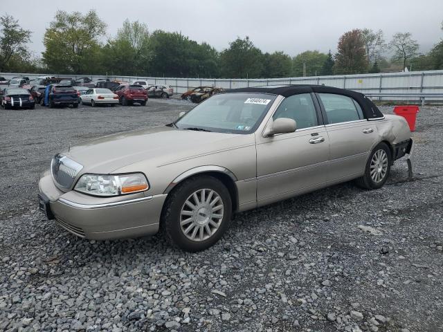 2003 Lincoln Town Car Signature