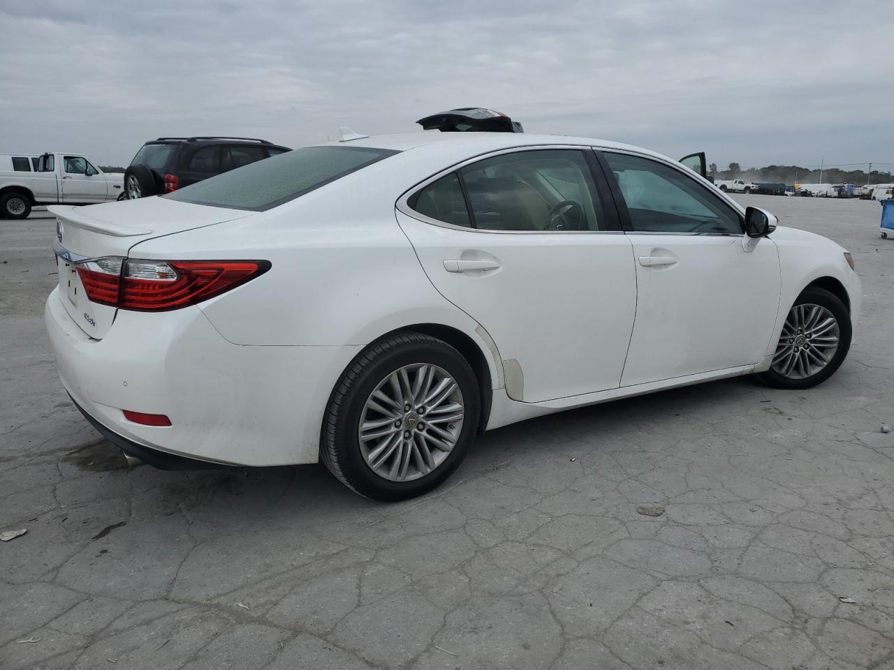 2013 Lexus ES - Image 3