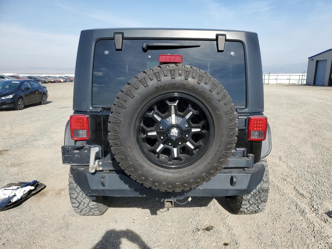 2008 Jeep Wrangler Sahara VIN: 1J4FA54198L595300 Lot: 76356804