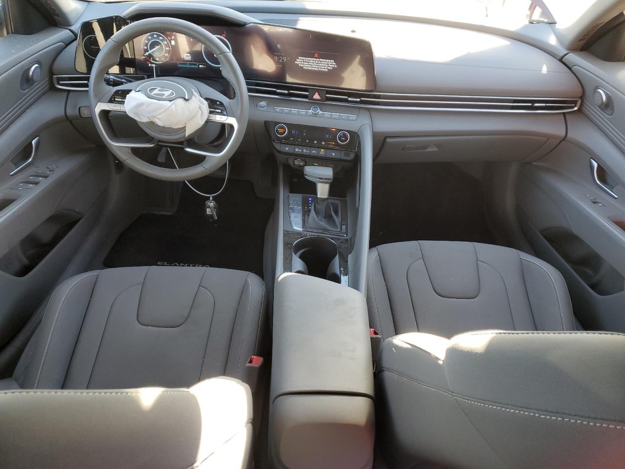 2024 Hyundai Elantra - Image 8