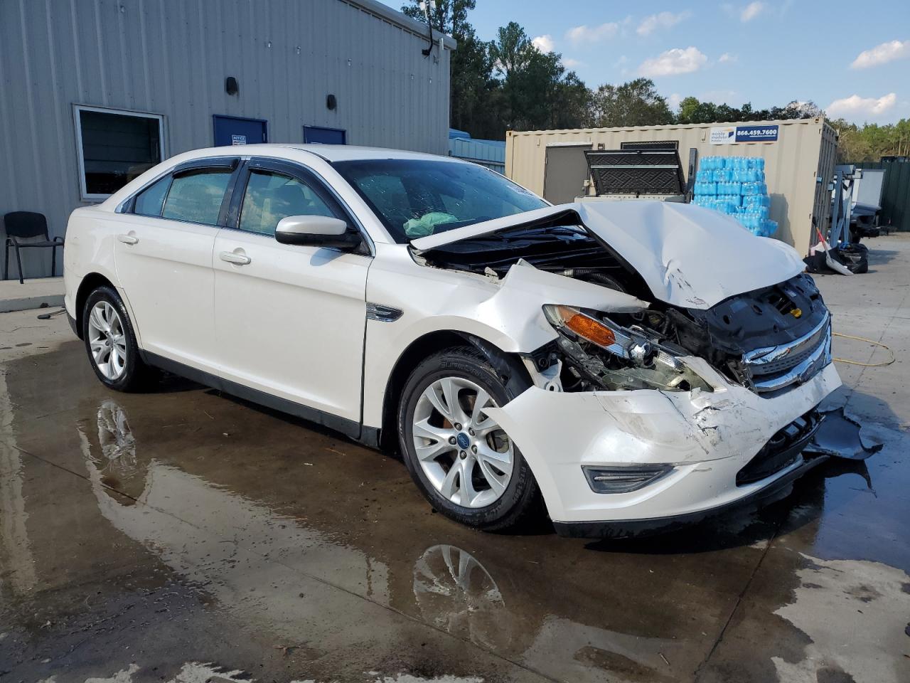 2011 Ford Taurus - Image 4