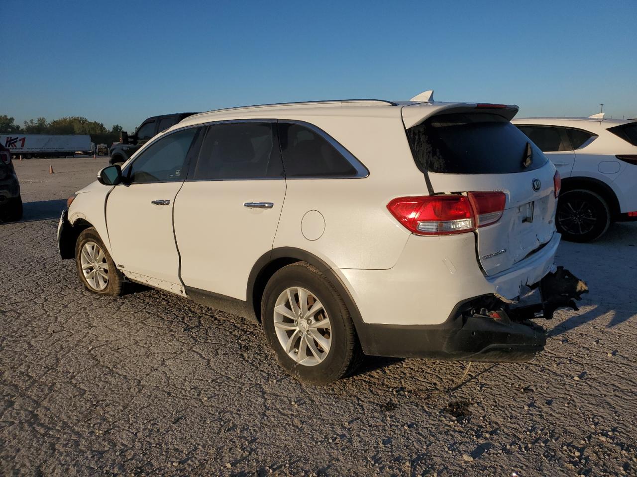 5XYPGDA36GG060461 2016 KIA SORENTO - Image 2