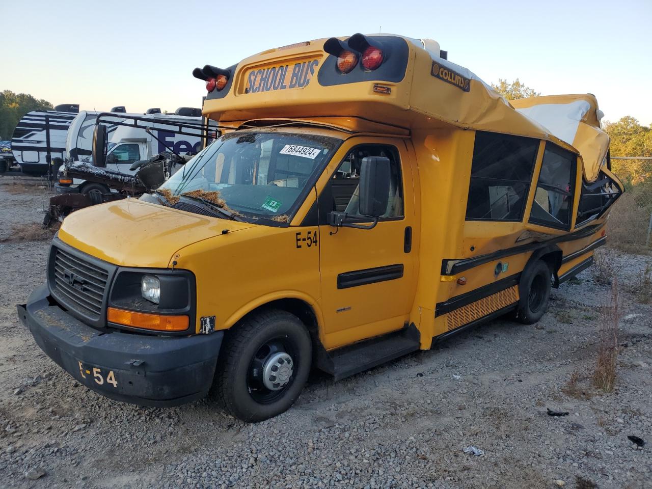 2007 Chevrolet Express - Image 2
