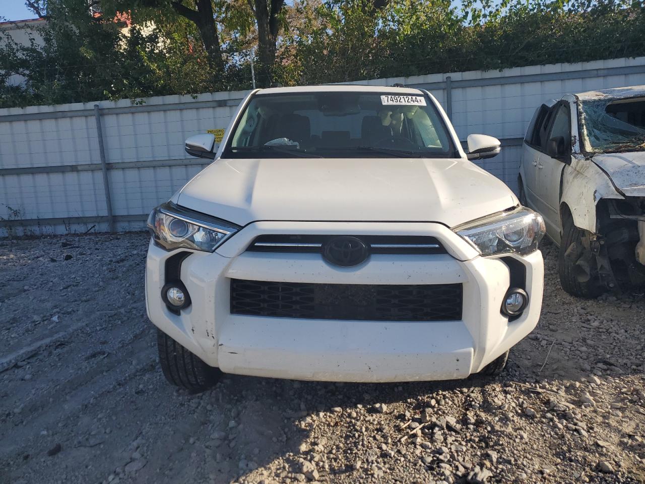 2020 Toyota 4Runner - Image 5
